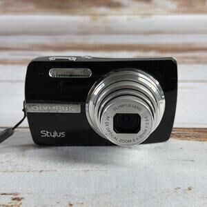 Olympus Stylus 820 8.0MP Compact Camera Black – Parts/Repair